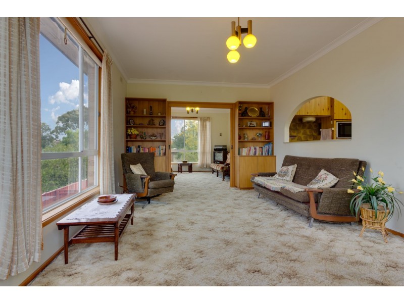14 Molesworth Road, Kangaroo Flat VIC 3555