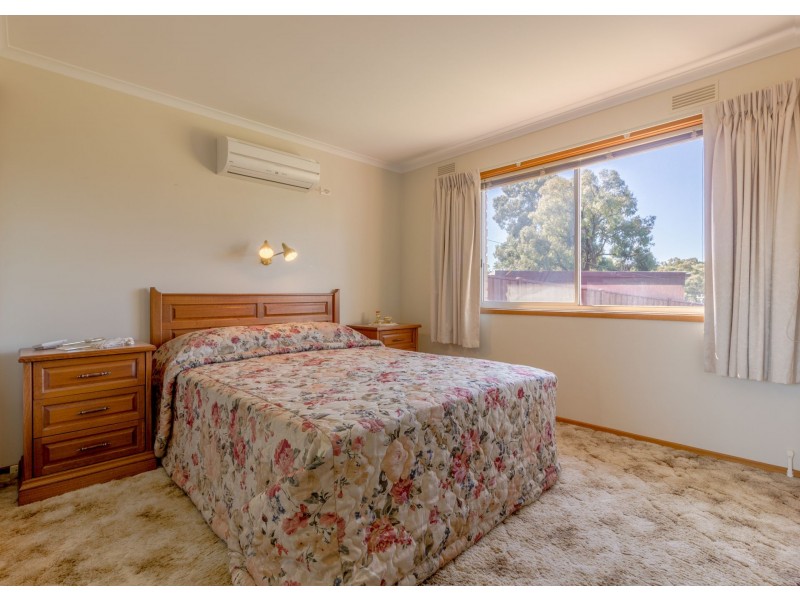 14 Molesworth Road, Kangaroo Flat VIC 3555