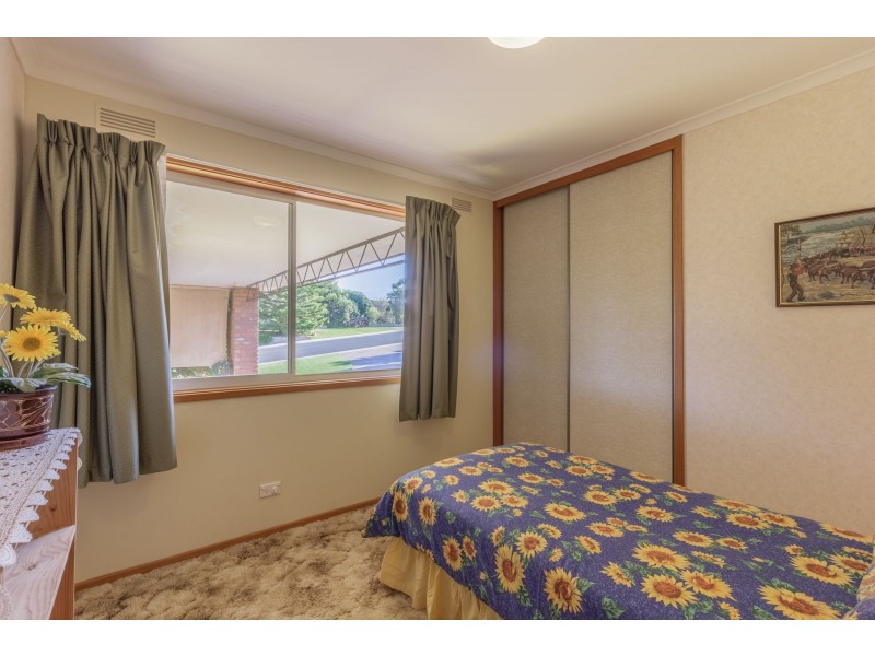 14 Molesworth Road, Kangaroo Flat VIC 3555