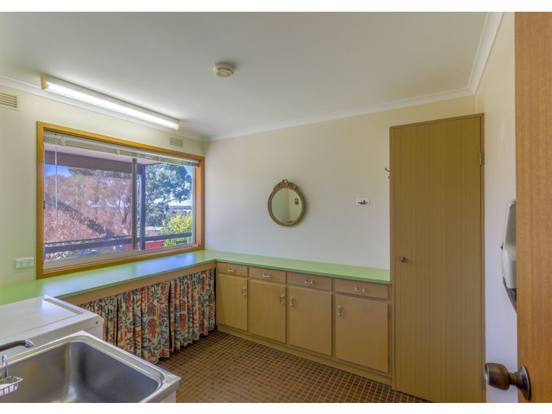 14 Molesworth Road, Kangaroo Flat VIC 3555