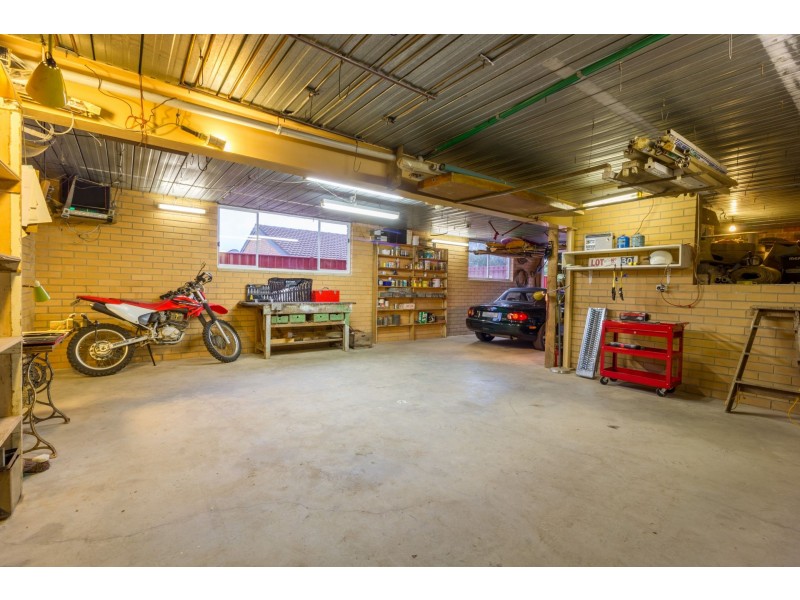 14 Molesworth Road, Kangaroo Flat VIC 3555