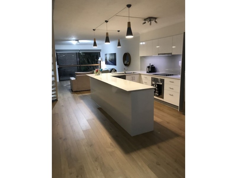 22/105 Christine Ave, Burleigh Waters QLD 4220