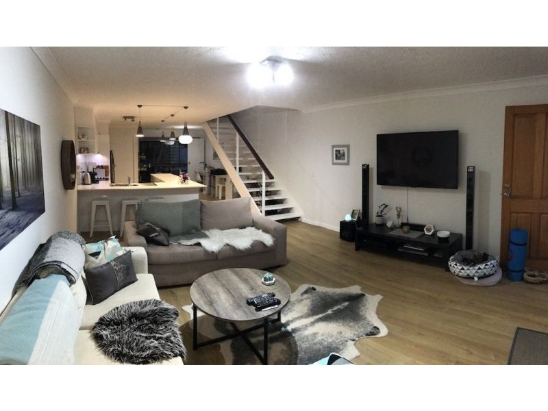 22/105 Christine Ave, Burleigh Waters QLD 4220