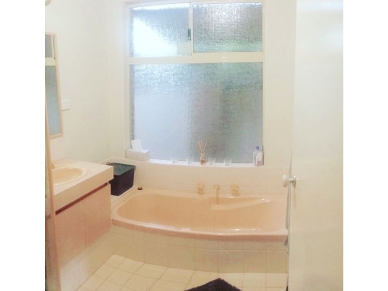 6 Elmwood Court, Marangaroo WA 6064