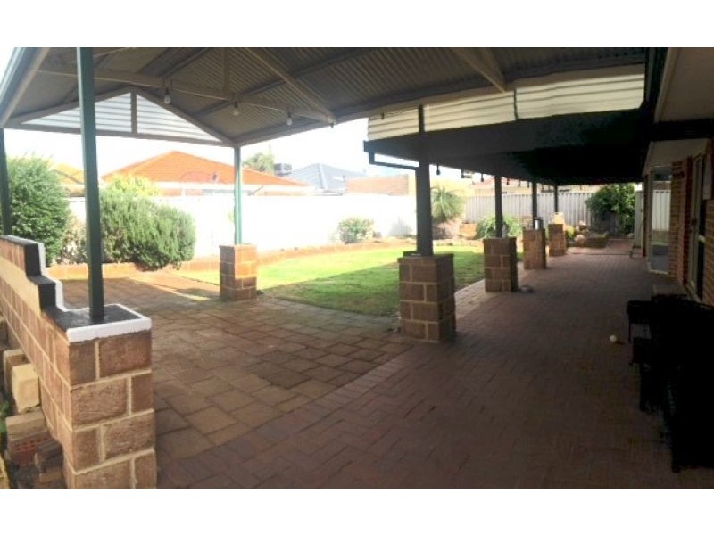 6 Elmwood Court, Marangaroo WA 6064