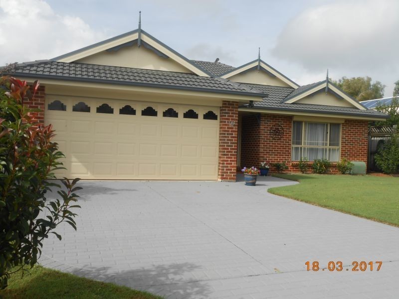 10 Compass Cl, Tea Gardens NSW 2324