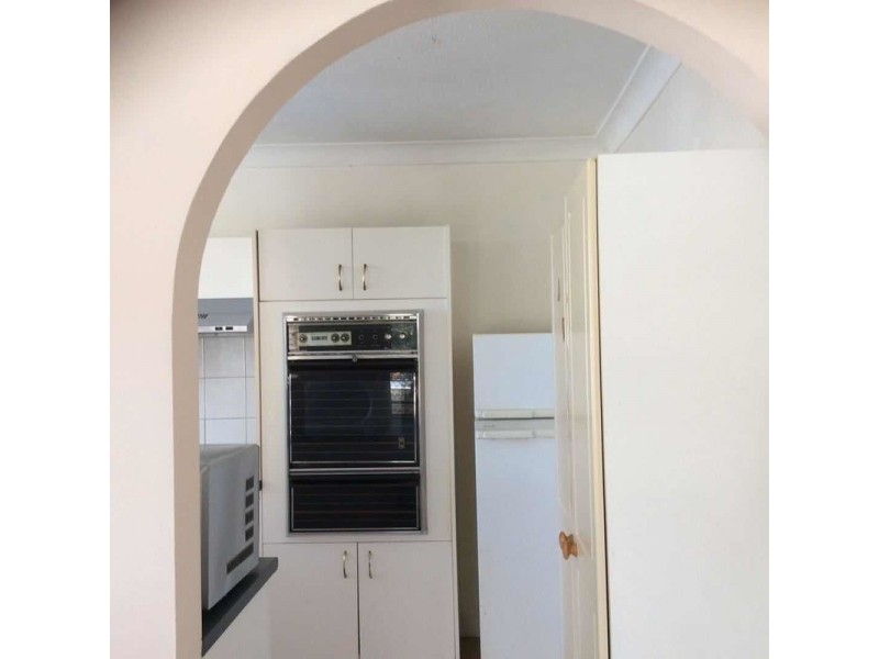 1/35 Old Burleigh Rd, Surfers Paradise QLD 4217