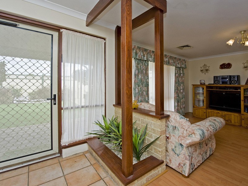 4 Durrow Close, Ballajura WA 6066