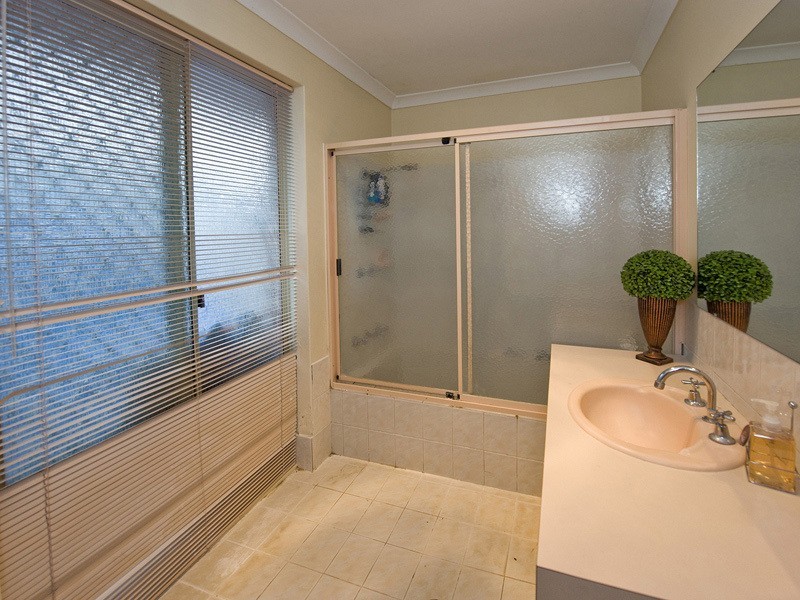 4 Durrow Close, Ballajura WA 6066