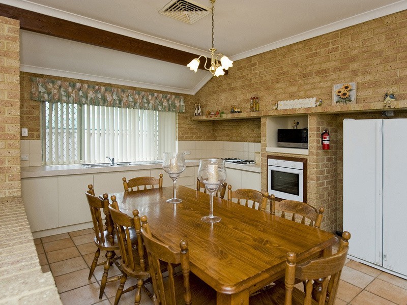 4 Durrow Close, Ballajura WA 6066