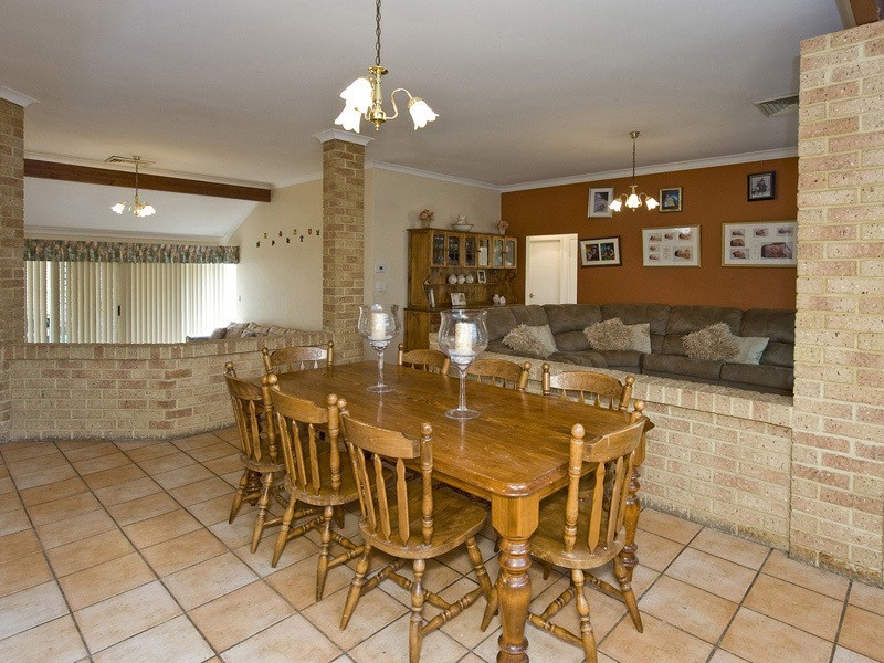 4 Durrow Close, Ballajura WA 6066