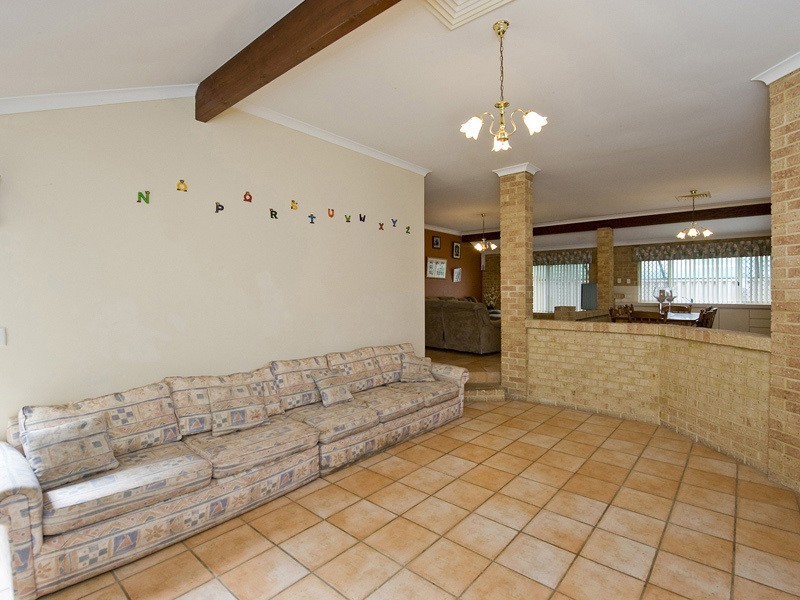 4 Durrow Close, Ballajura WA 6066