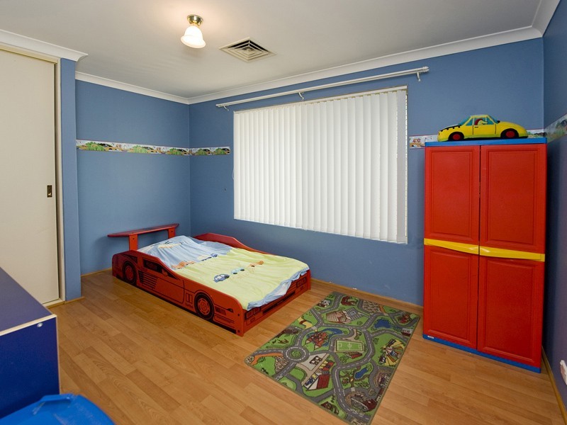 4 Durrow Close, Ballajura WA 6066