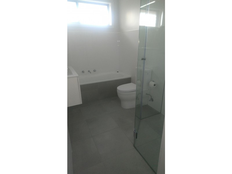 2/71 Cheddar Rd, Reservoir VIC 3073