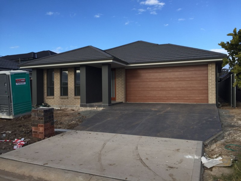 10 Bilson Road, Spring Farm NSW 2570