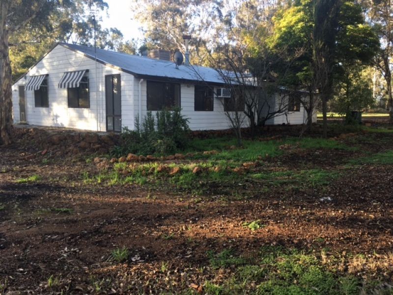 386 Refractory Road, Bakers Hill WA 6562