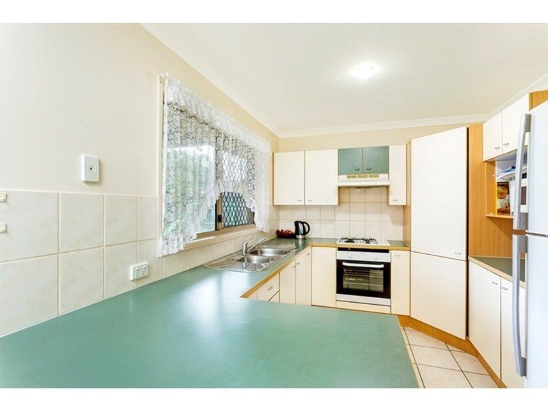 28 Barron court, Hillcrest QLD 4118