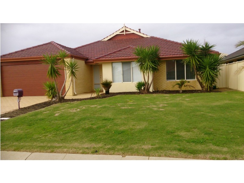 14 Arlette Pass, Lakelands WA 6180