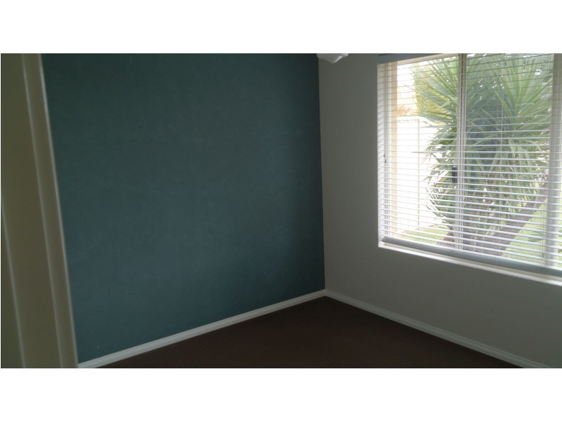 14 Arlette Pass, Lakelands WA 6180