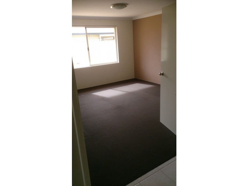 14 Arlette Pass, Lakelands WA 6180