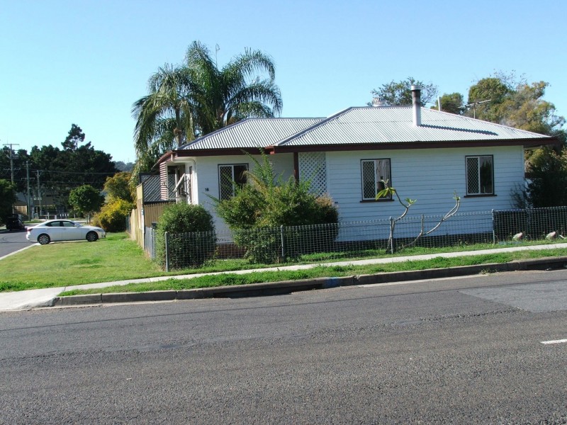 16 Stafford St, Booval QLD 4304