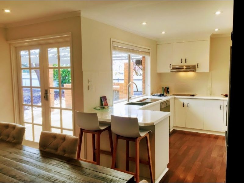 11 Gunyah Place, Glenfield Park NSW 2650