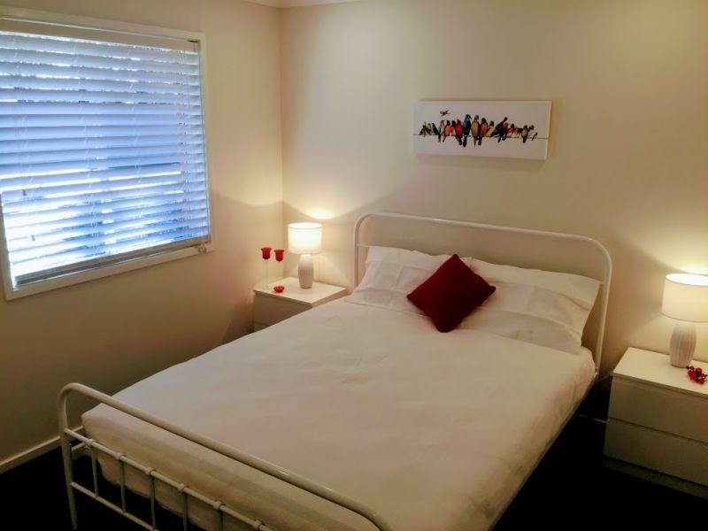 11 Gunyah Place, Glenfield Park NSW 2650