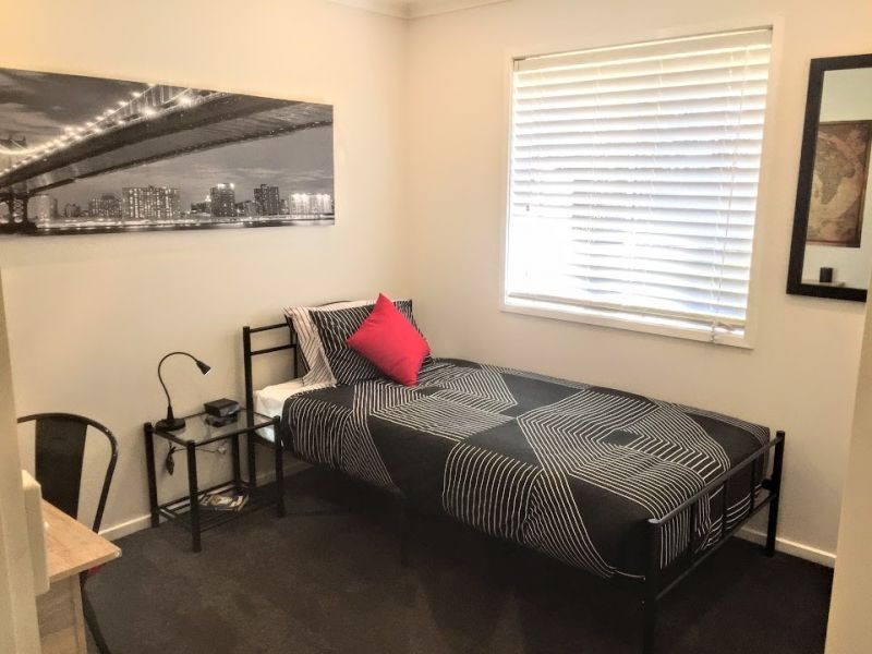 11 Gunyah Place, Glenfield Park NSW 2650