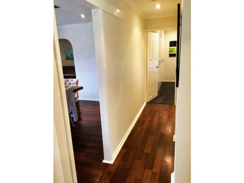 11 Gunyah Place, Glenfield Park NSW 2650