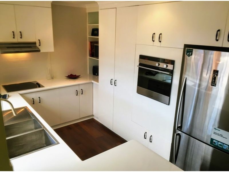 11 Gunyah Place, Glenfield Park NSW 2650