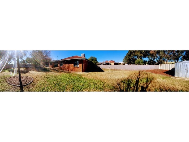 11 Gunyah Place, Glenfield Park NSW 2650