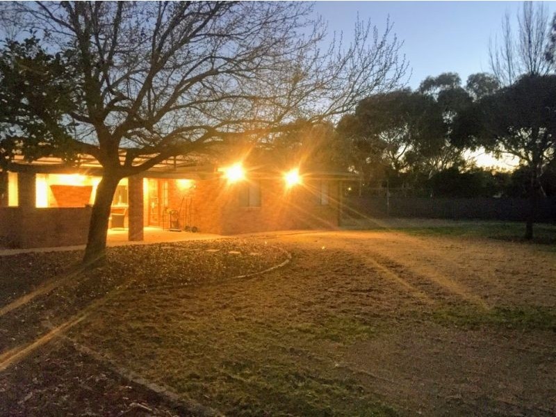 11 Gunyah Place, Glenfield Park NSW 2650