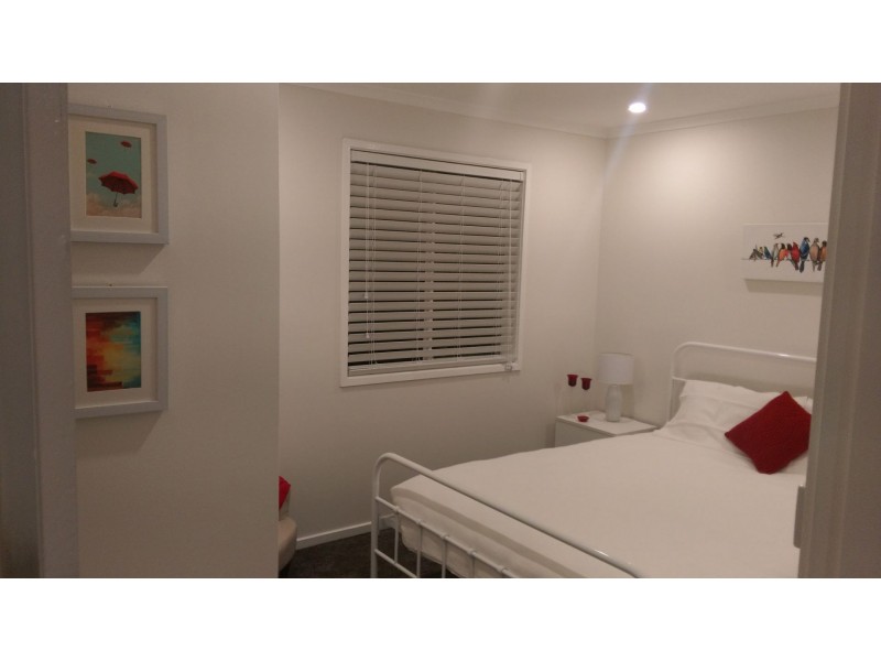 11 Gunyah Place, Glenfield Park NSW 2650