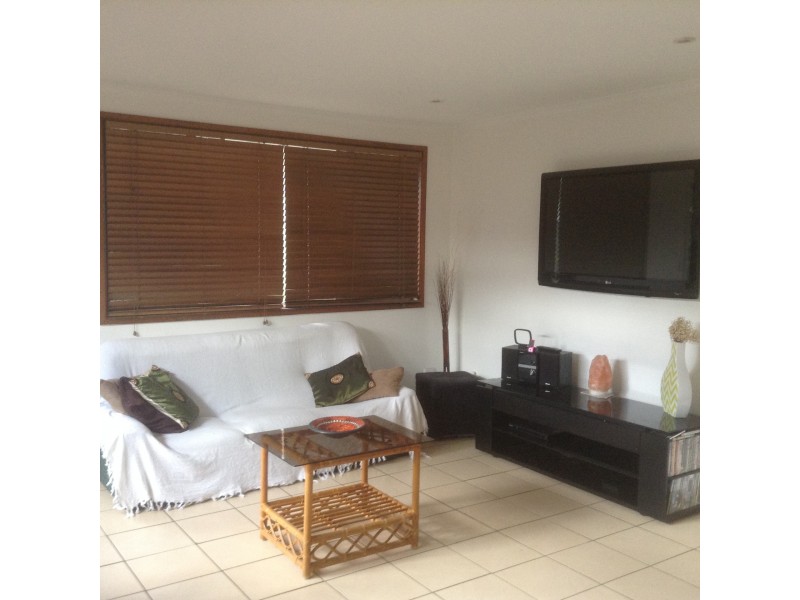 1/32 Nundah Avenue, Miami QLD 4220