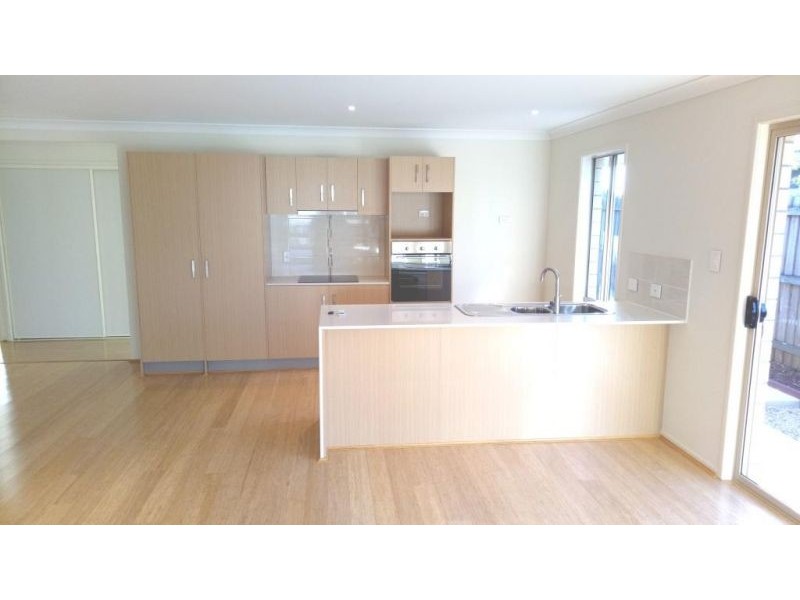 8 Shaw Place, Wynnum West QLD 4178