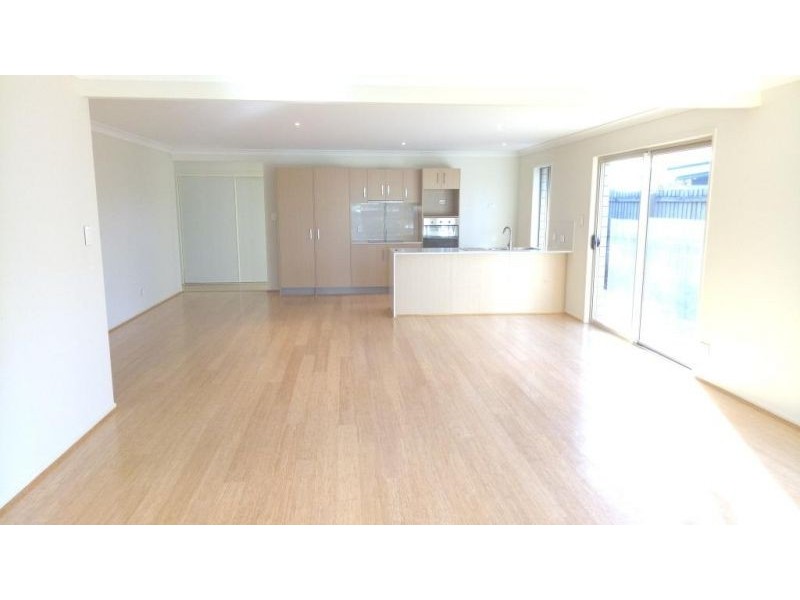 8 Shaw Place, Wynnum West QLD 4178