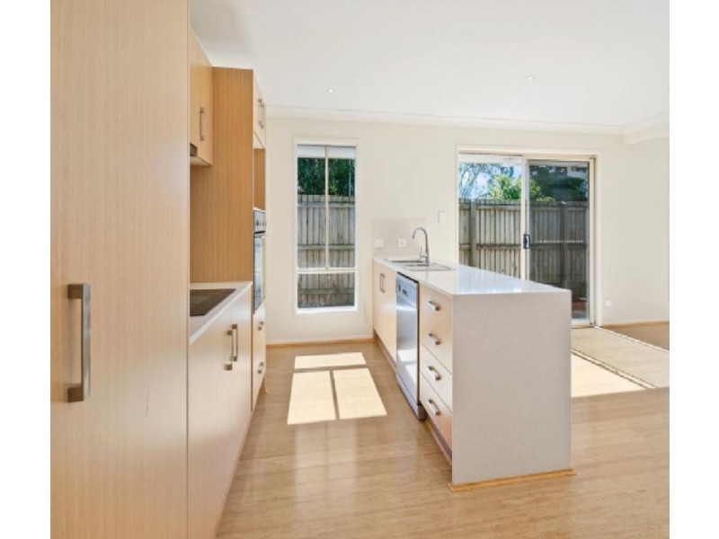 8 Shaw Place, Wynnum West QLD 4178