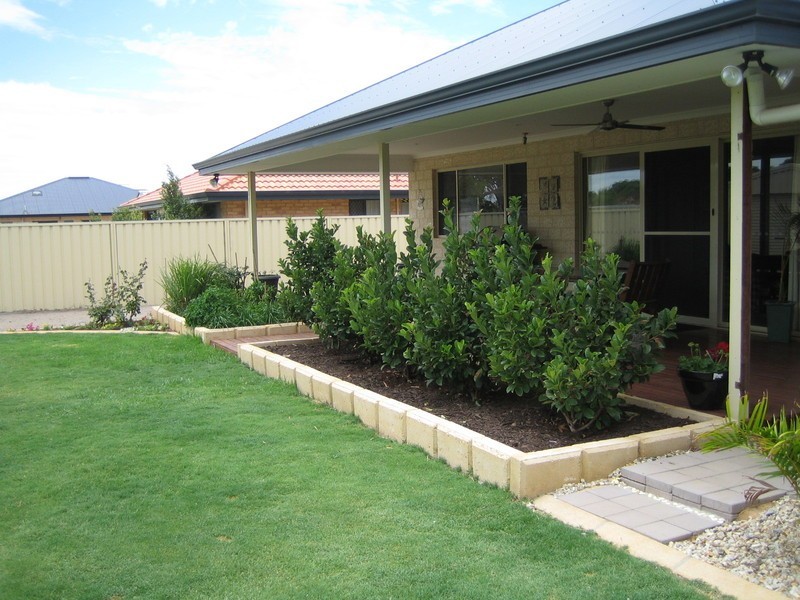 26 Stillwater Avenue, Drummond Cove WA 6532