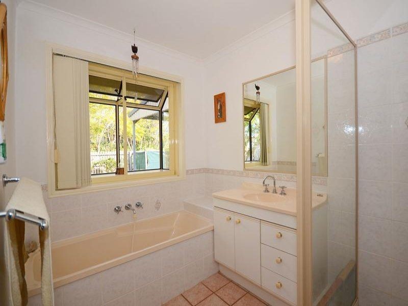 22 ocean view st, Point Vernon QLD 4655