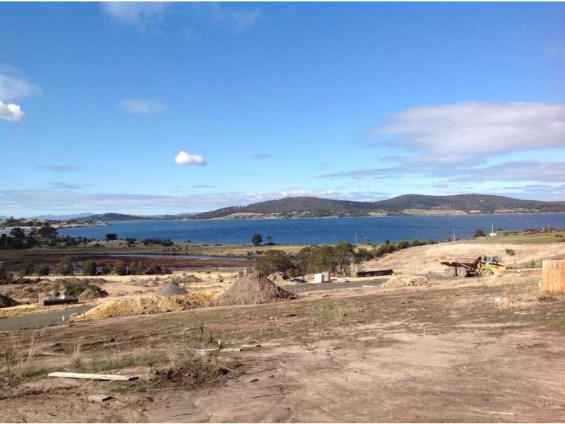 201 Tollard Drive, Rokeby TAS 7019