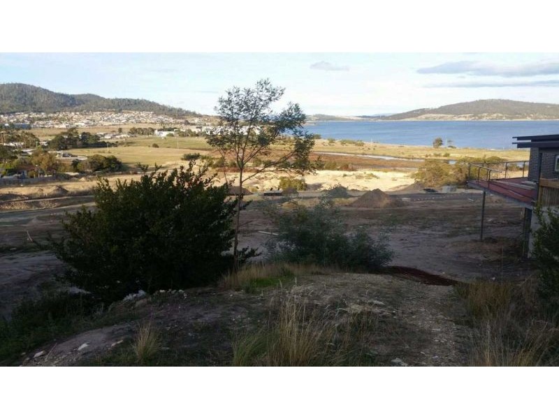 201 Tollard Drive, Rokeby TAS 7019