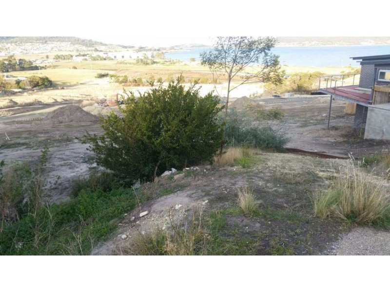 201 Tollard Drive, Rokeby TAS 7019