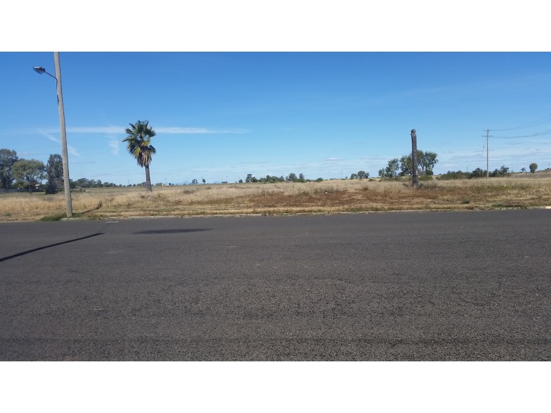 2 Sugarwood Place, Moree NSW 2400