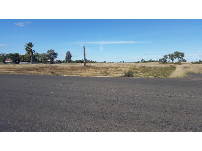 2 Sugarwood Place, Moree NSW 2400