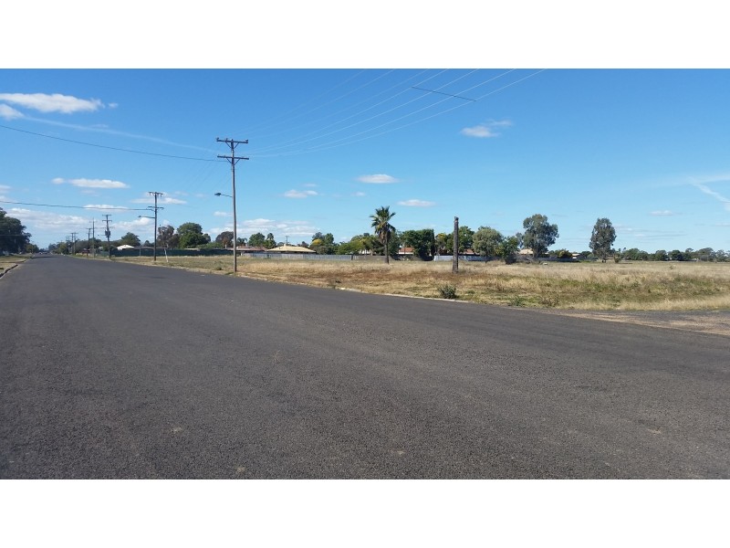 2 Sugarwood Place, Moree NSW 2400