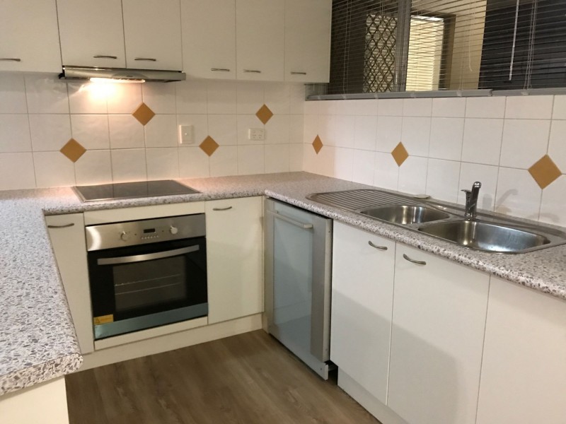 4/19 Norman Crescent, Norman Park QLD 4170