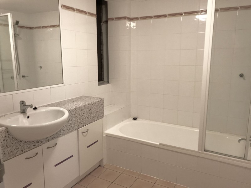 4/19 Norman Crescent, Norman Park QLD 4170