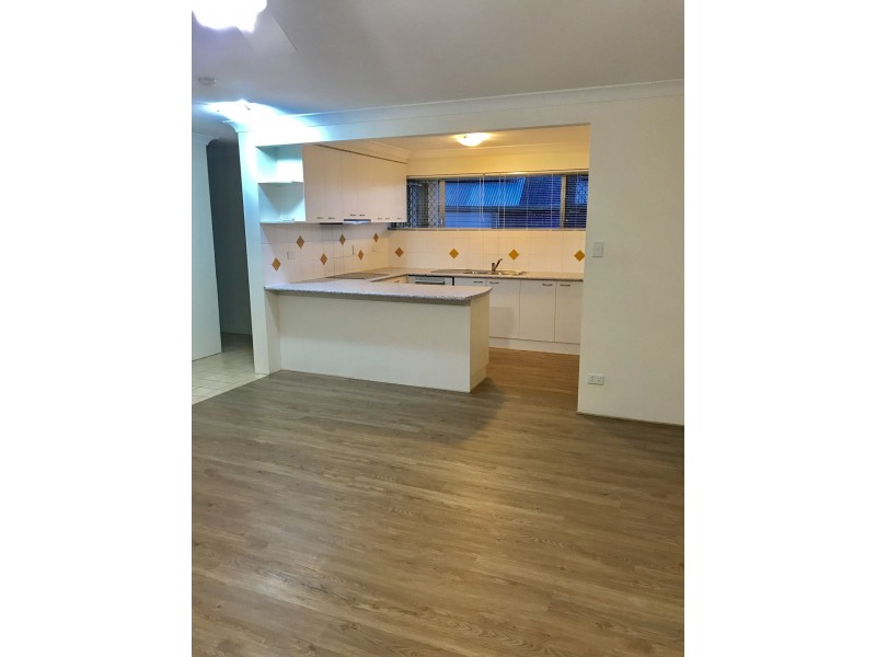 4/19 Norman Crescent, Norman Park QLD 4170