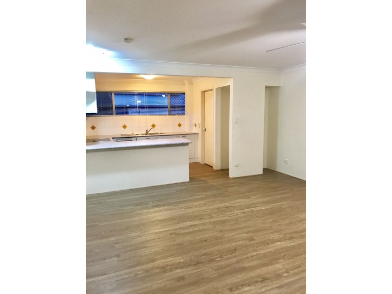 4/19 Norman Crescent, Norman Park QLD 4170