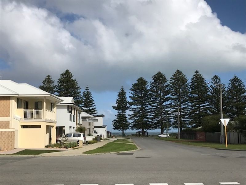 Lot Lot 1, 4 South Road, Shoalwater WA 6169